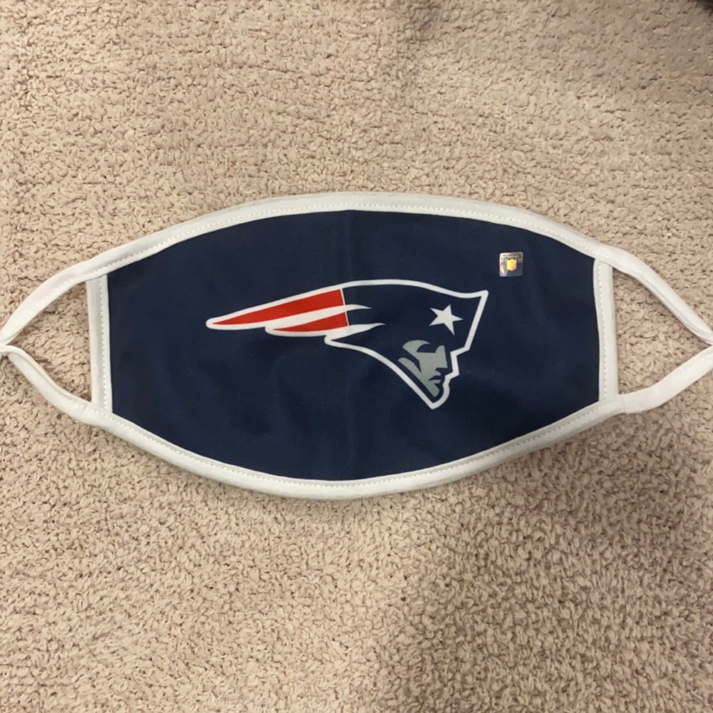 BRAND NEW: NFL patriots face mask